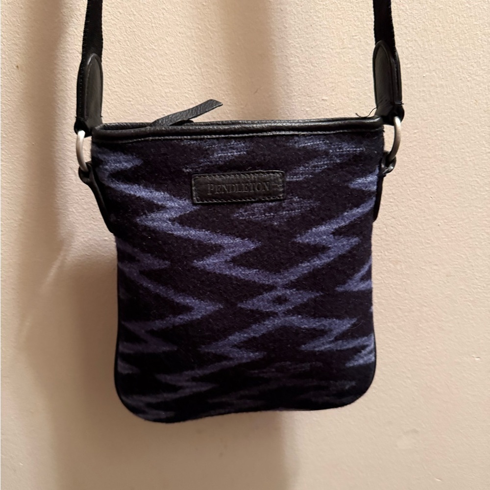 Pendleton Black and Gray Zigzag Bag